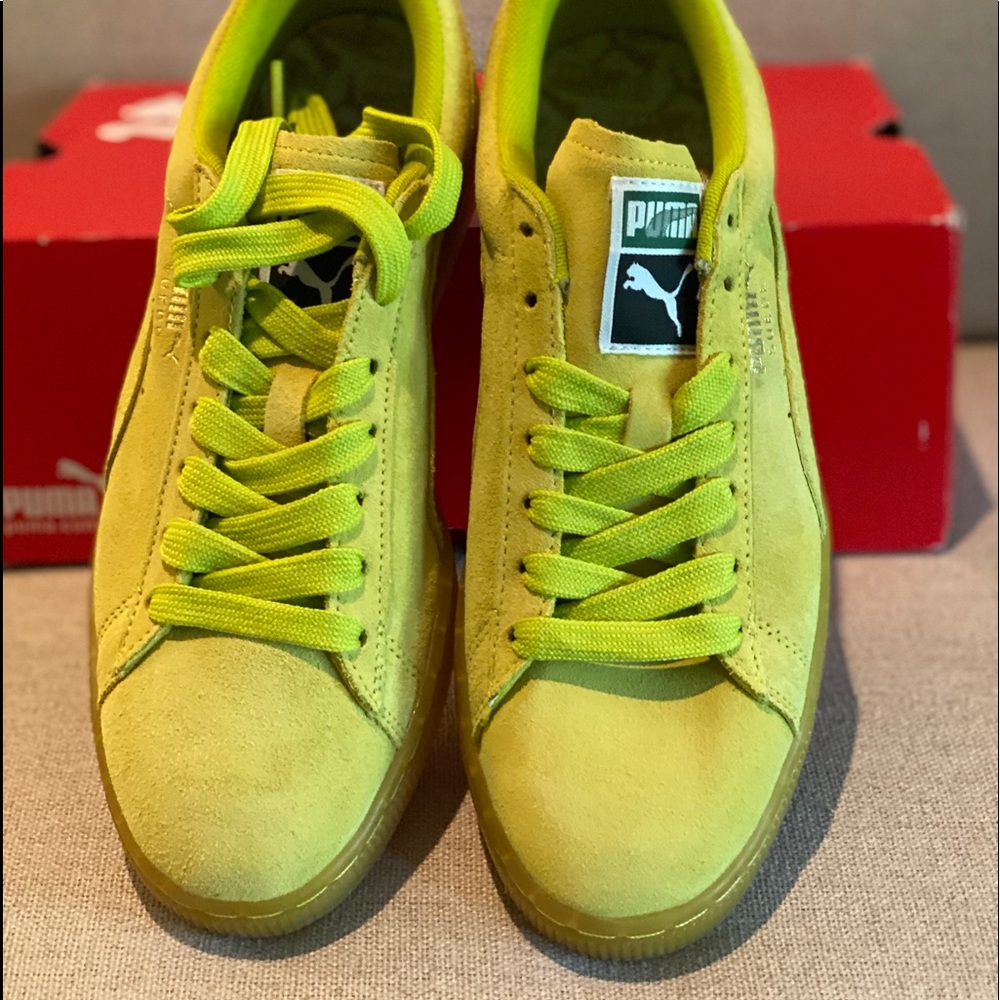 Sneakers